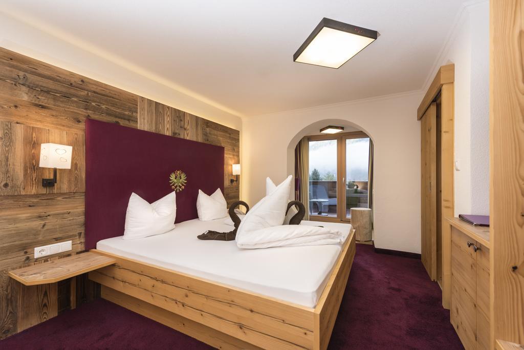 Lifestylepanoramahotel Erika Superior ノイシュティフト・イム・シュトゥーバイタール 部屋 写真