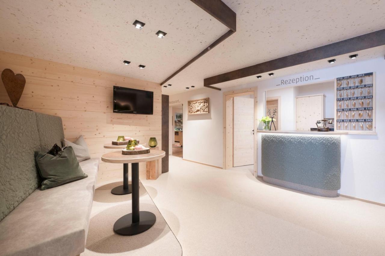 Lifestylepanoramahotel Erika Superior ノイシュティフト・イム・シュトゥーバイタール エクステリア 写真