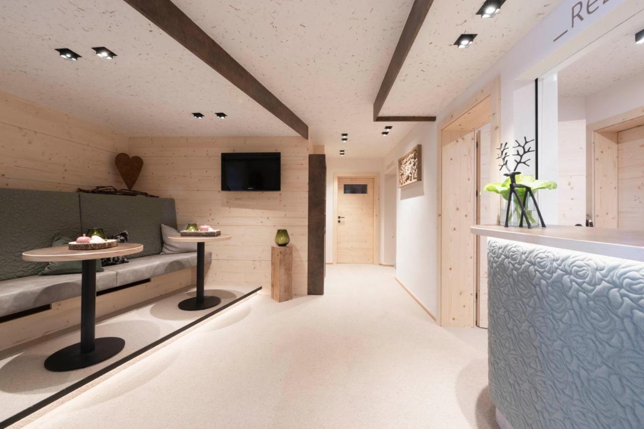 Lifestylepanoramahotel Erika Superior ノイシュティフト・イム・シュトゥーバイタール エクステリア 写真