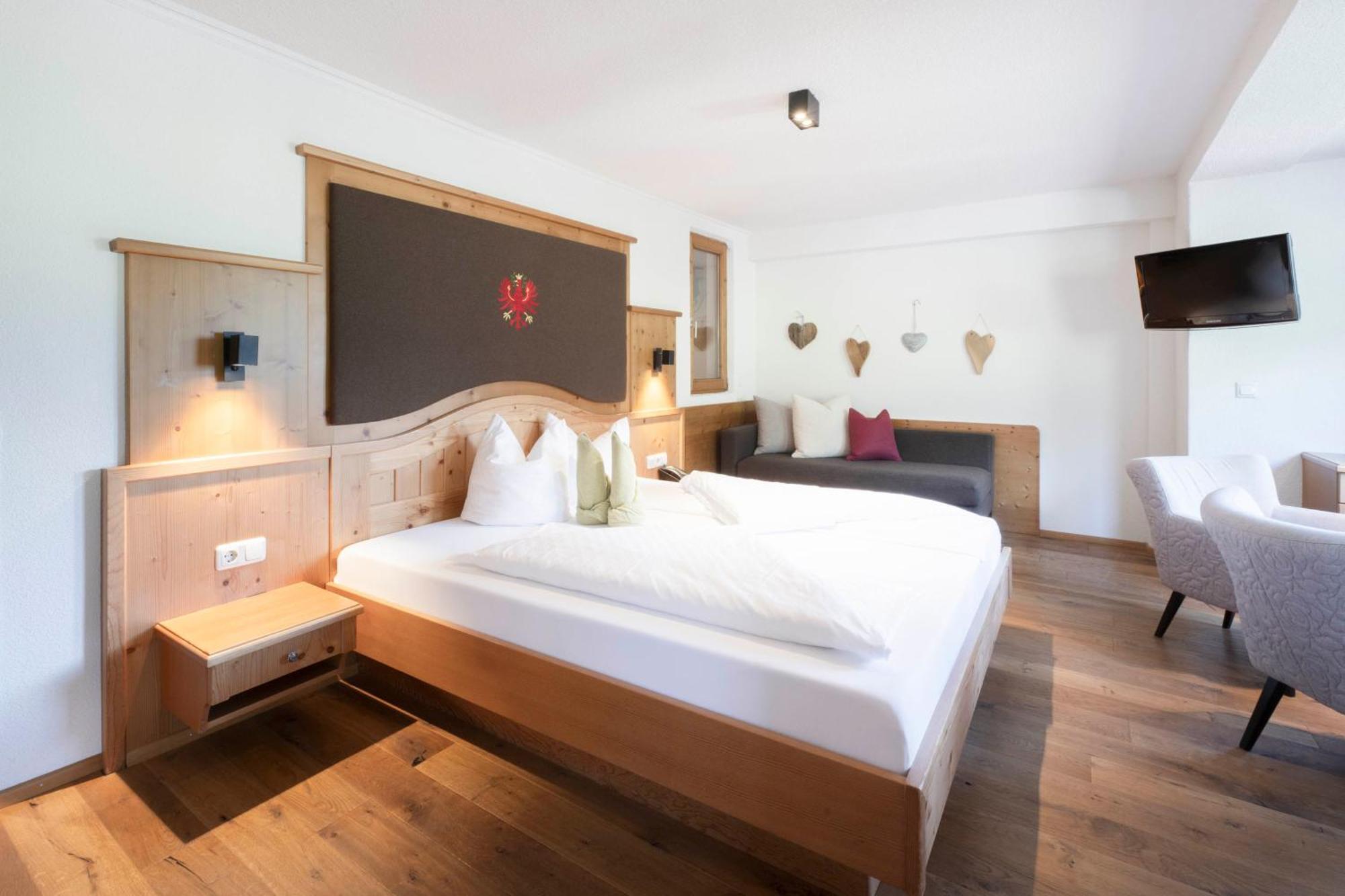 Lifestylepanoramahotel Erika Superior ノイシュティフト・イム・シュトゥーバイタール エクステリア 写真