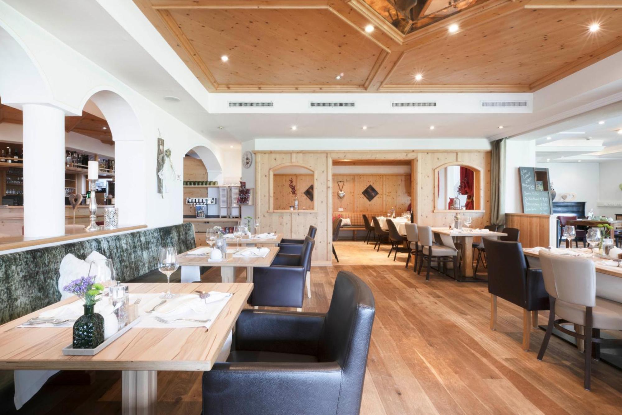 Lifestylepanoramahotel Erika Superior ノイシュティフト・イム・シュトゥーバイタール エクステリア 写真