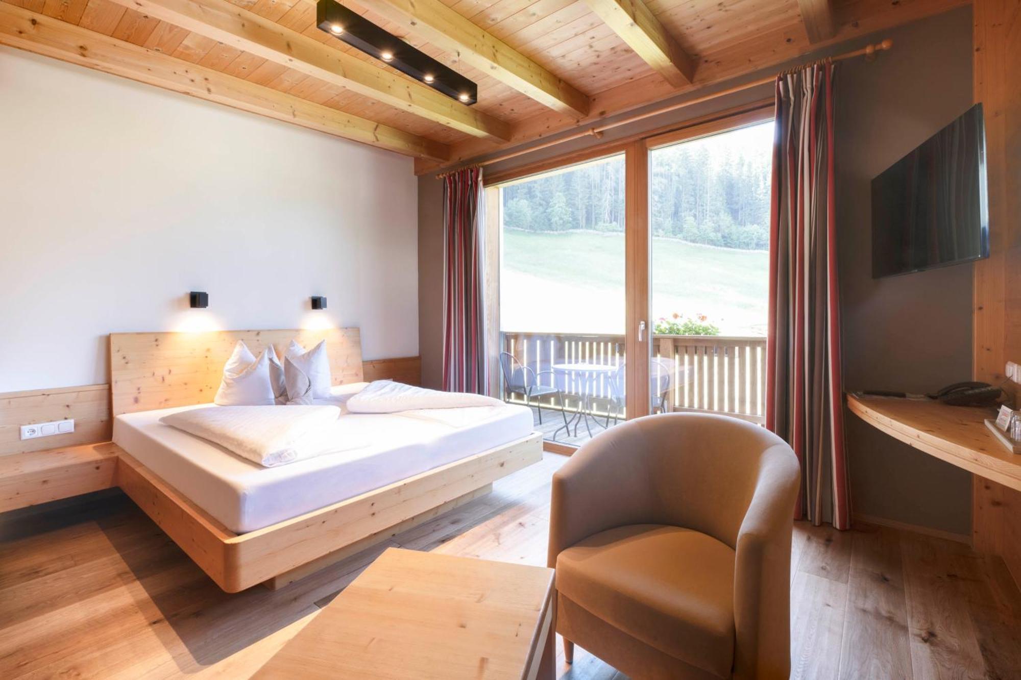 Lifestylepanoramahotel Erika Superior ノイシュティフト・イム・シュトゥーバイタール エクステリア 写真