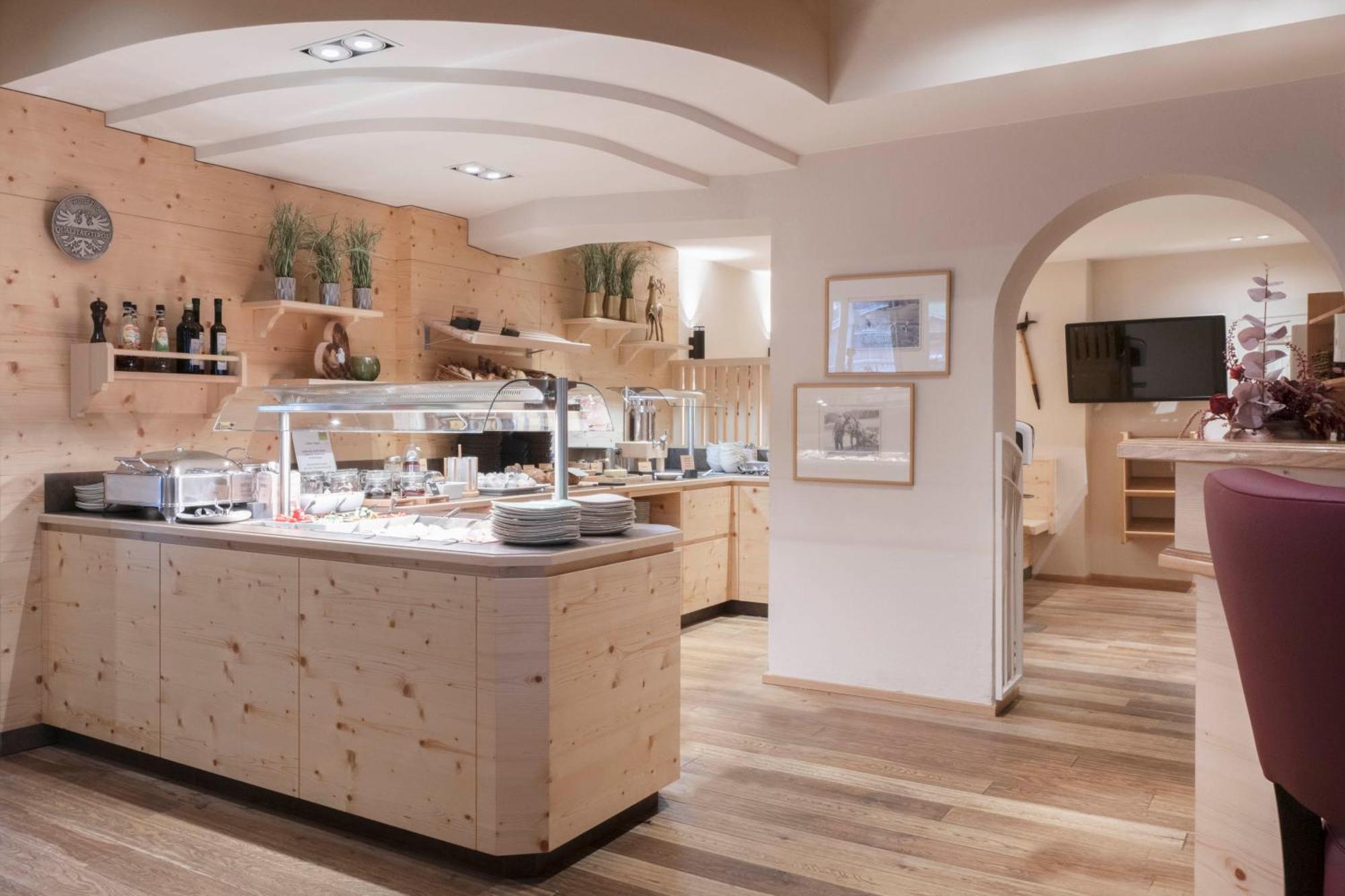 Lifestylepanoramahotel Erika Superior ノイシュティフト・イム・シュトゥーバイタール エクステリア 写真