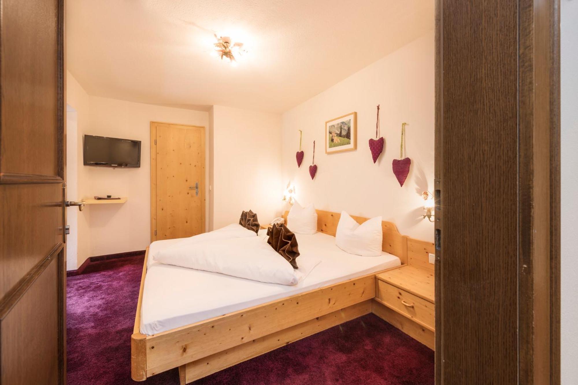 Lifestylepanoramahotel Erika Superior ノイシュティフト・イム・シュトゥーバイタール エクステリア 写真